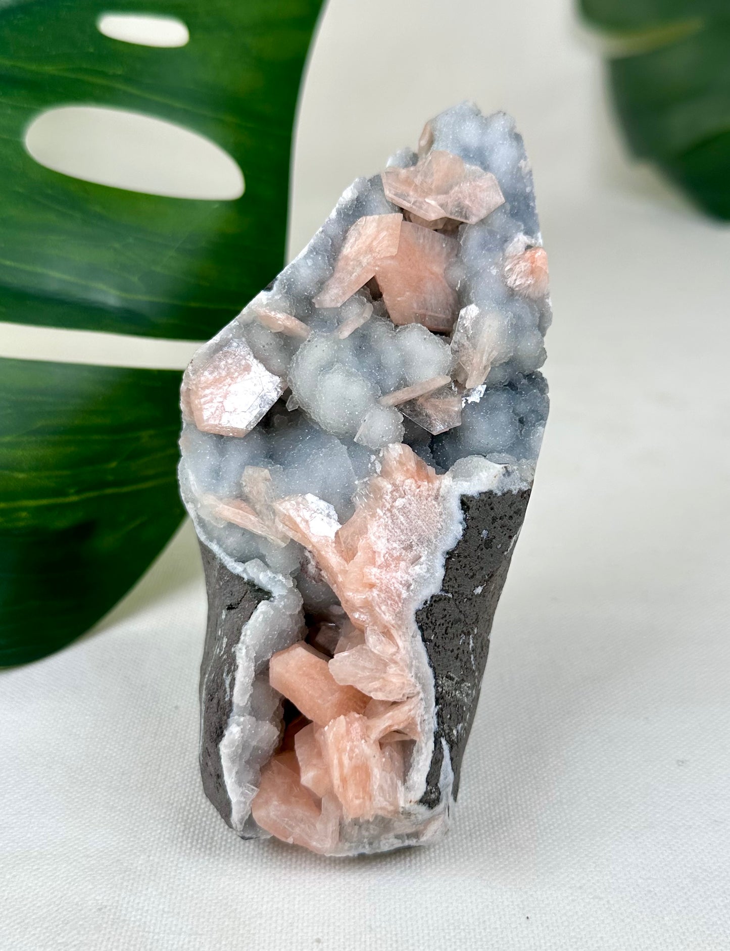 Blauer Chalcedon mit Stilbit Nr.146CS