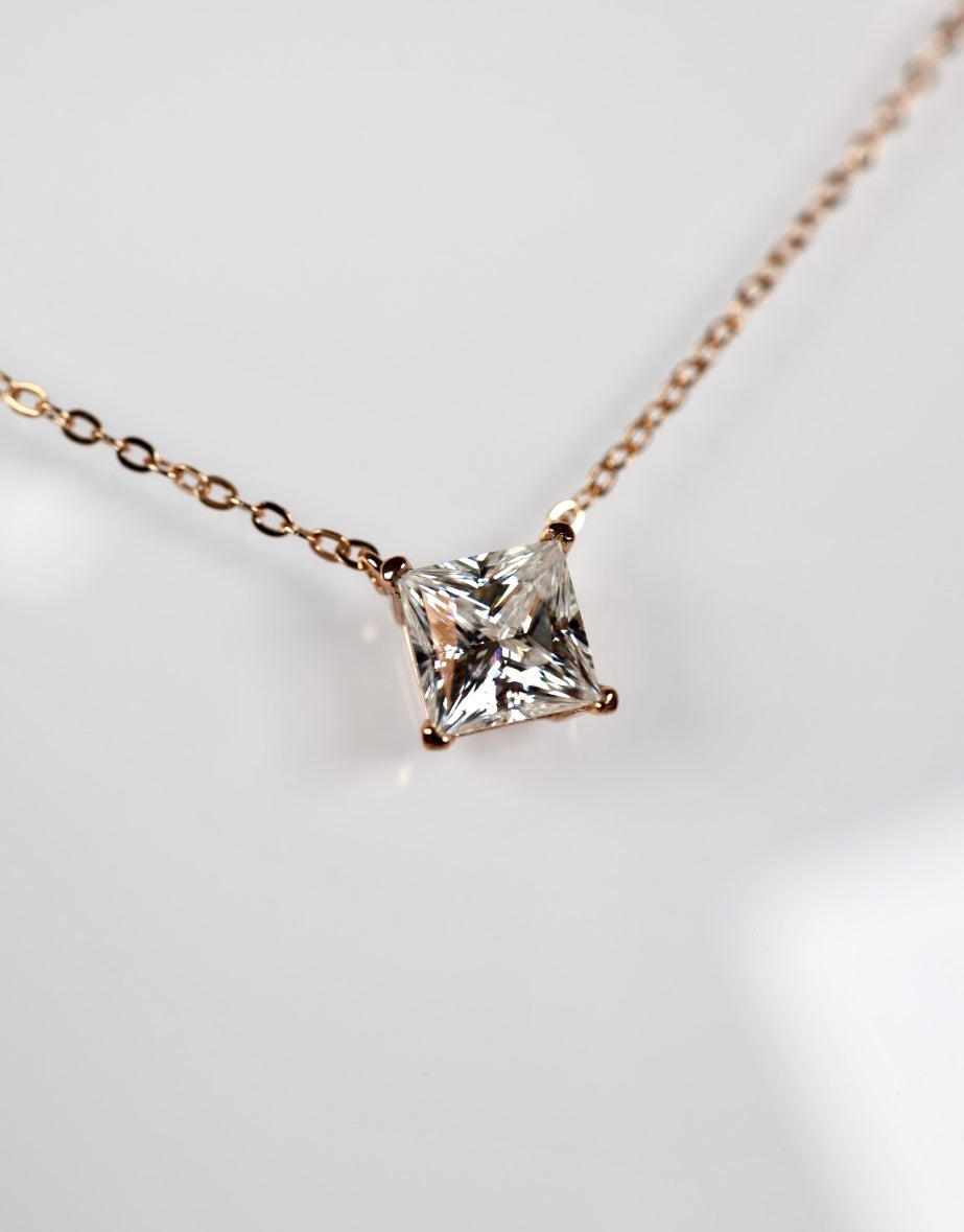 Isera Moissanit Kette Rose Gold