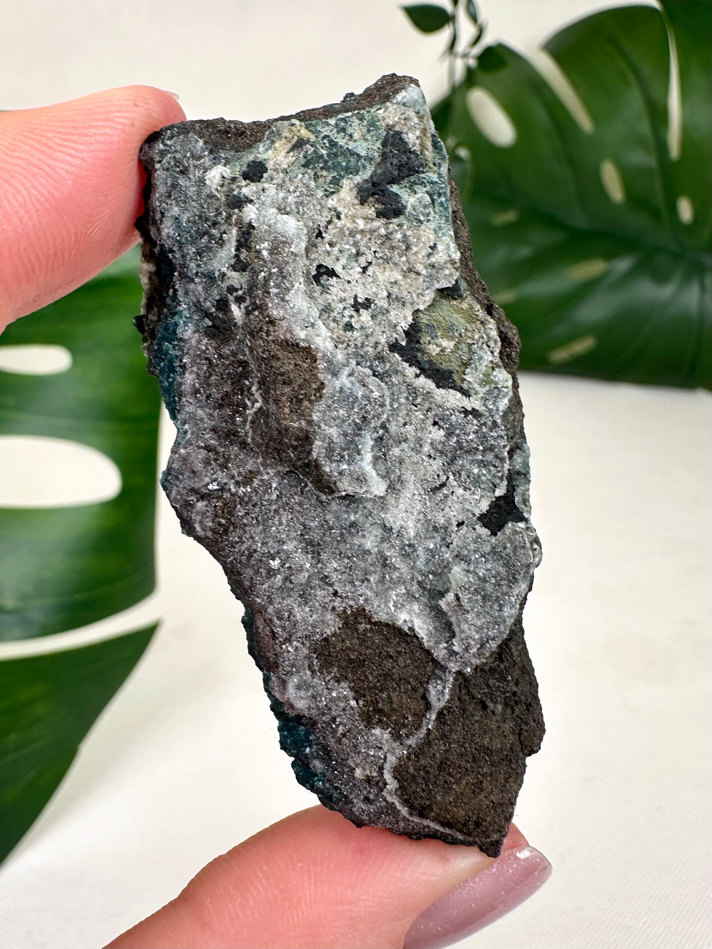 Chalcedon mit Seladonit und Apophyllit Nr.21G1