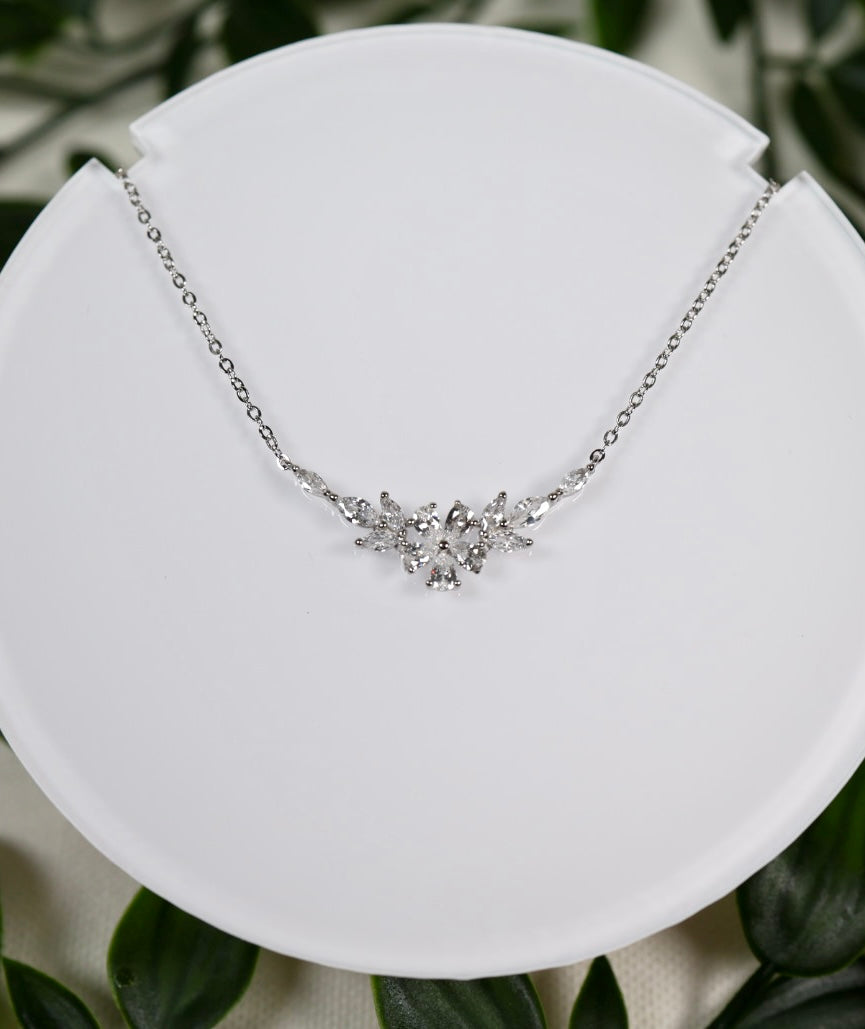 Petalyn Kette Silber