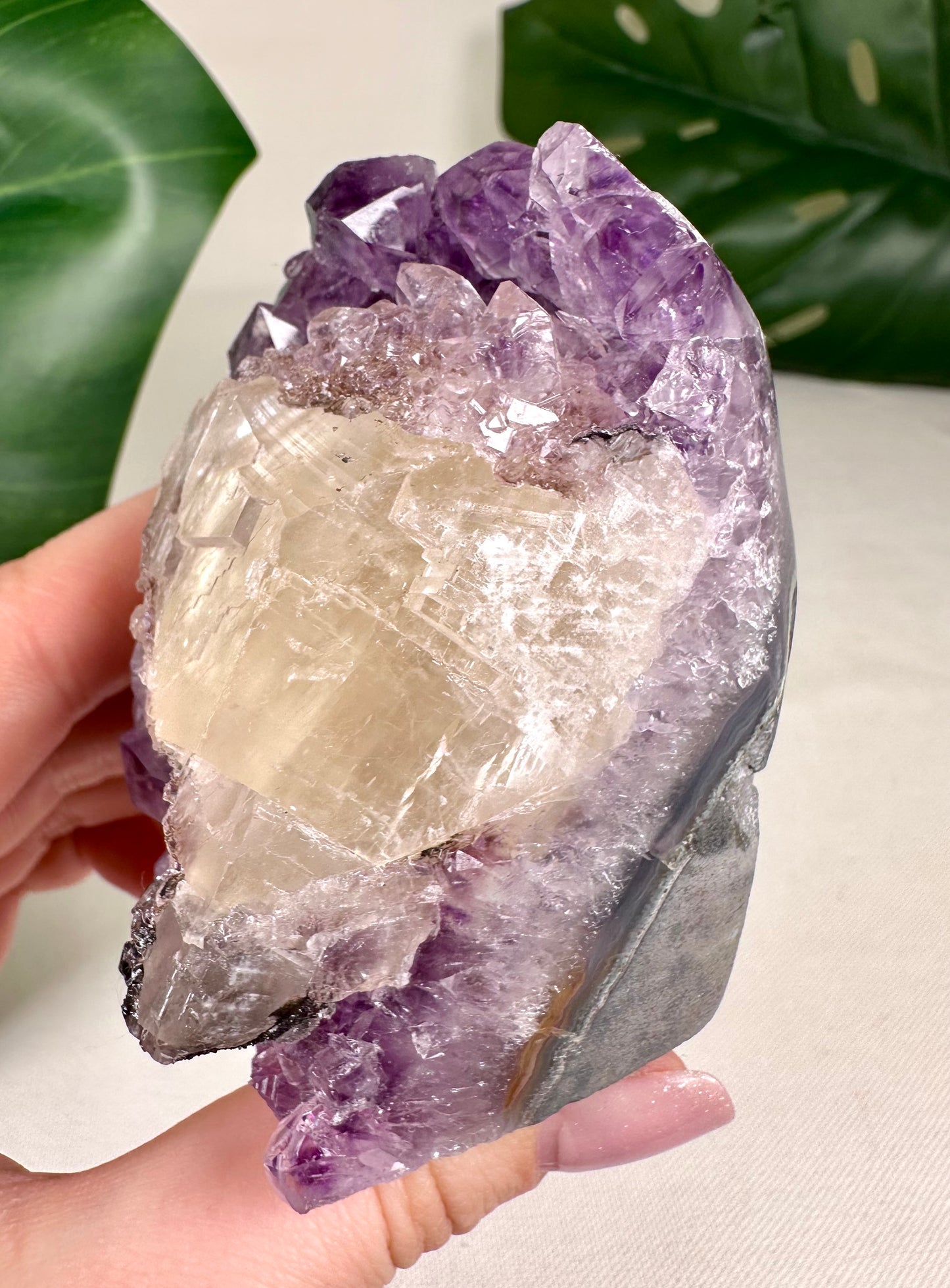 Amethyst mit Calcit Nr.72AC