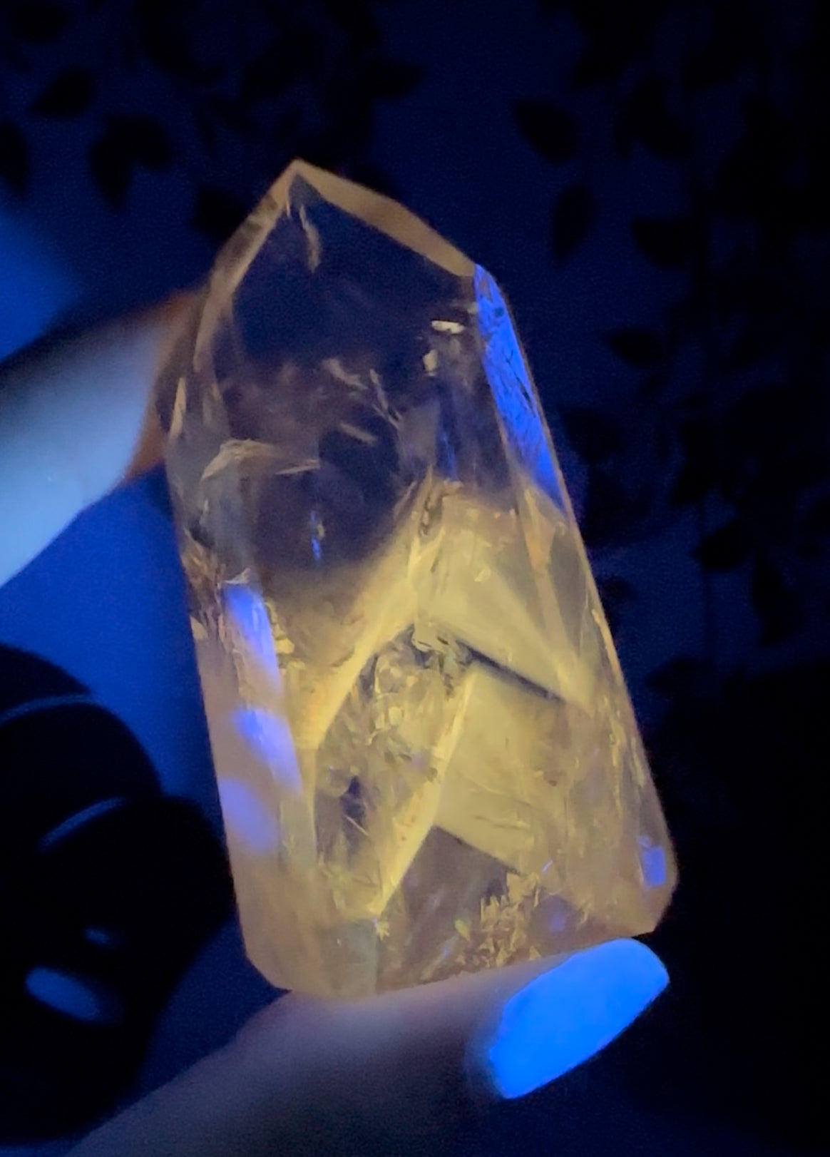 Amethyst x Powellit UV-Reaktiv Nr.54AP