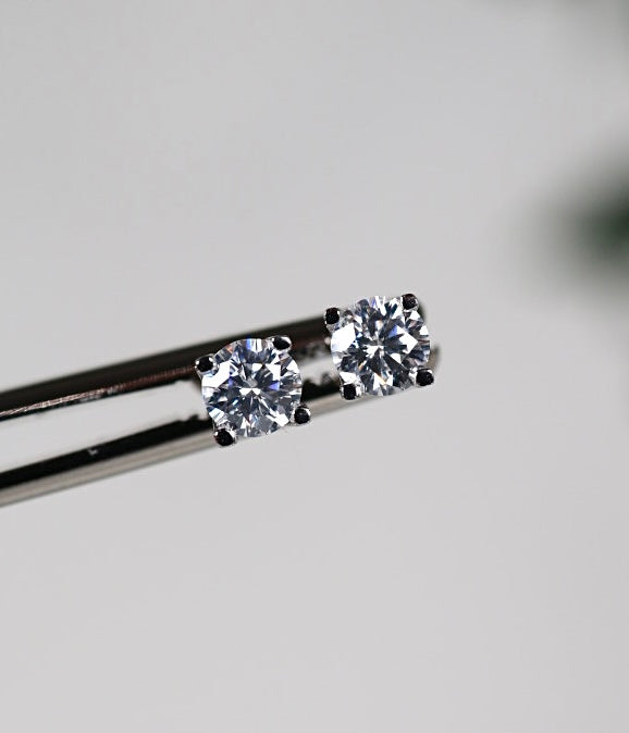 Veya Moissanit Ohrstecker 4mm - 0,6 ct. Silber