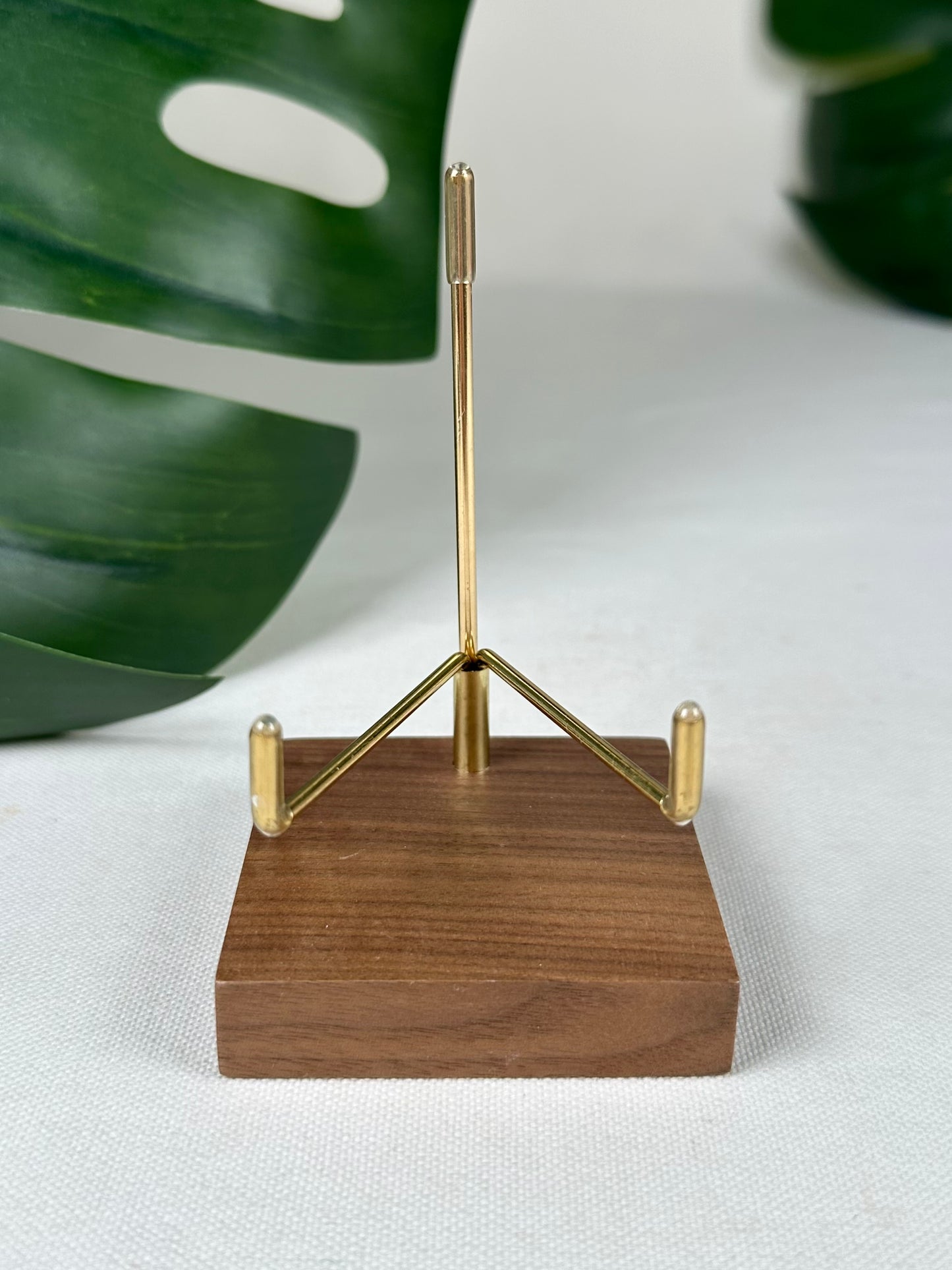 Kristall Halterung mit Holzsockel