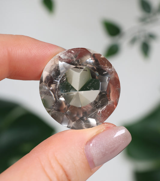 Heller Rauchquarz Diamantenschliff Nr.27RD