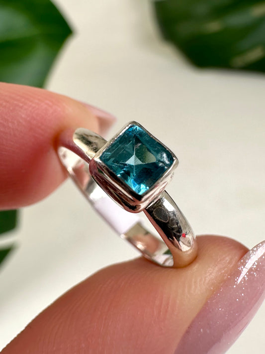 Blauer Apatit Ring in 925 Silber - Größe 52