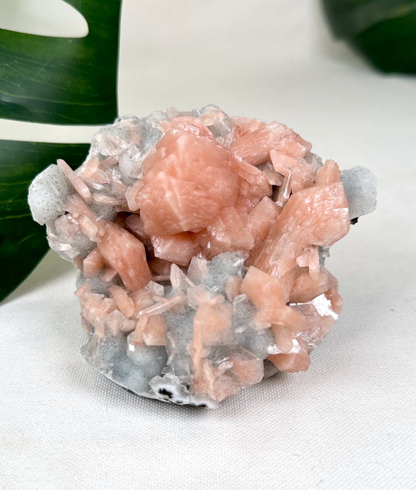 Blauer Chalcedon mit Stilbit Nr.155CS