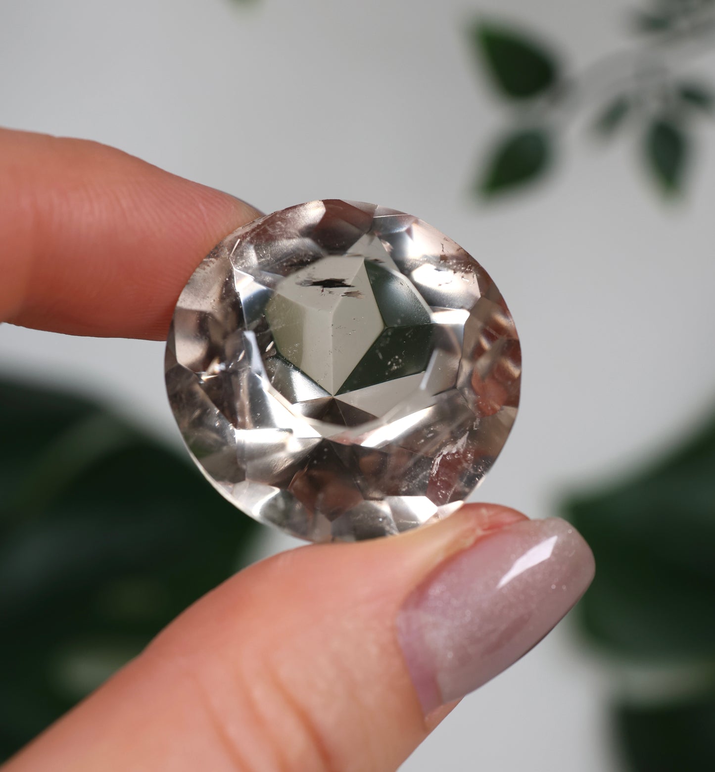 Heller Rauchquarz Diamantenschliff Nr.27RD