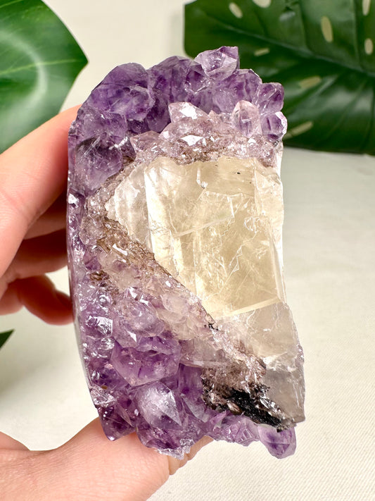 Amethyst mit Calcit Nr.72AC
