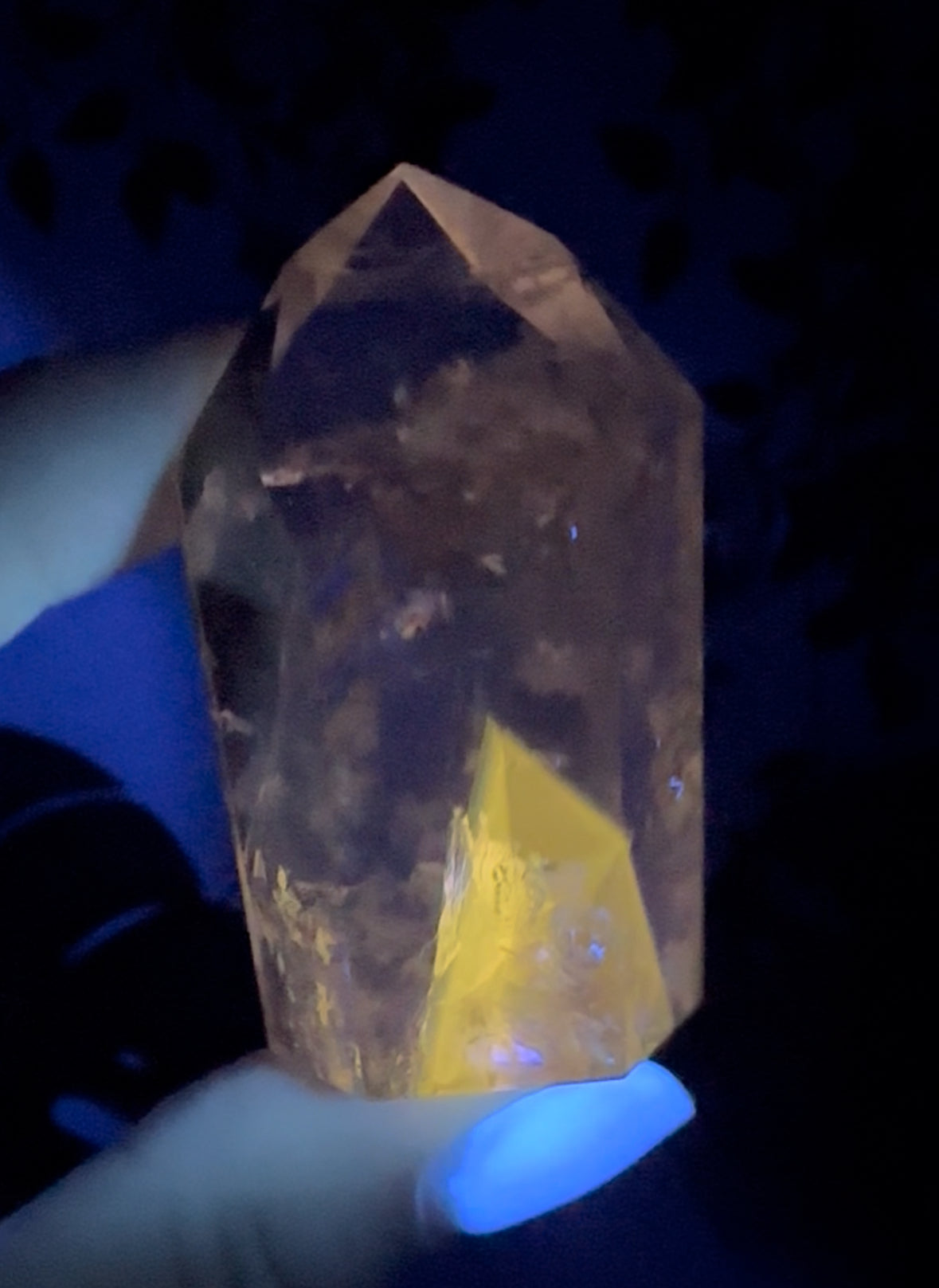 Amethyst x Powellit UV-Reaktiv Nr.38AP