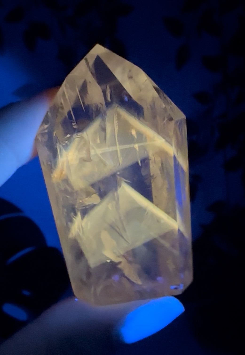 Amethyst x Powellit UV-Reaktiv Nr.50AP